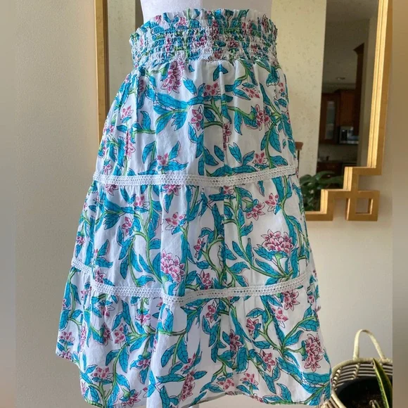 J. Crew Factory Smocked Tiered Floral Mini skirt , medium - Picture 4 of 12